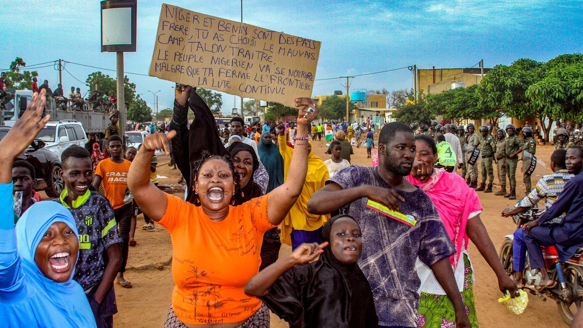 Niger junta says open to talks as Putin, U.S. stress peace