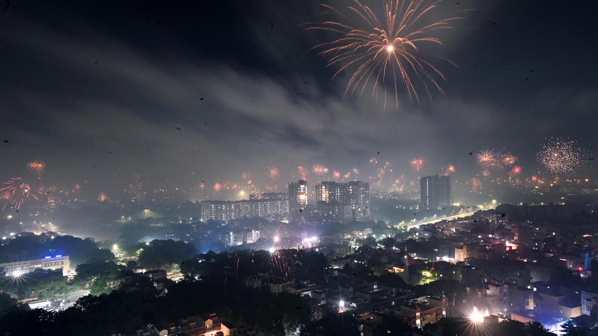 Lost in the glow: navigating the crisis of light and wildlife