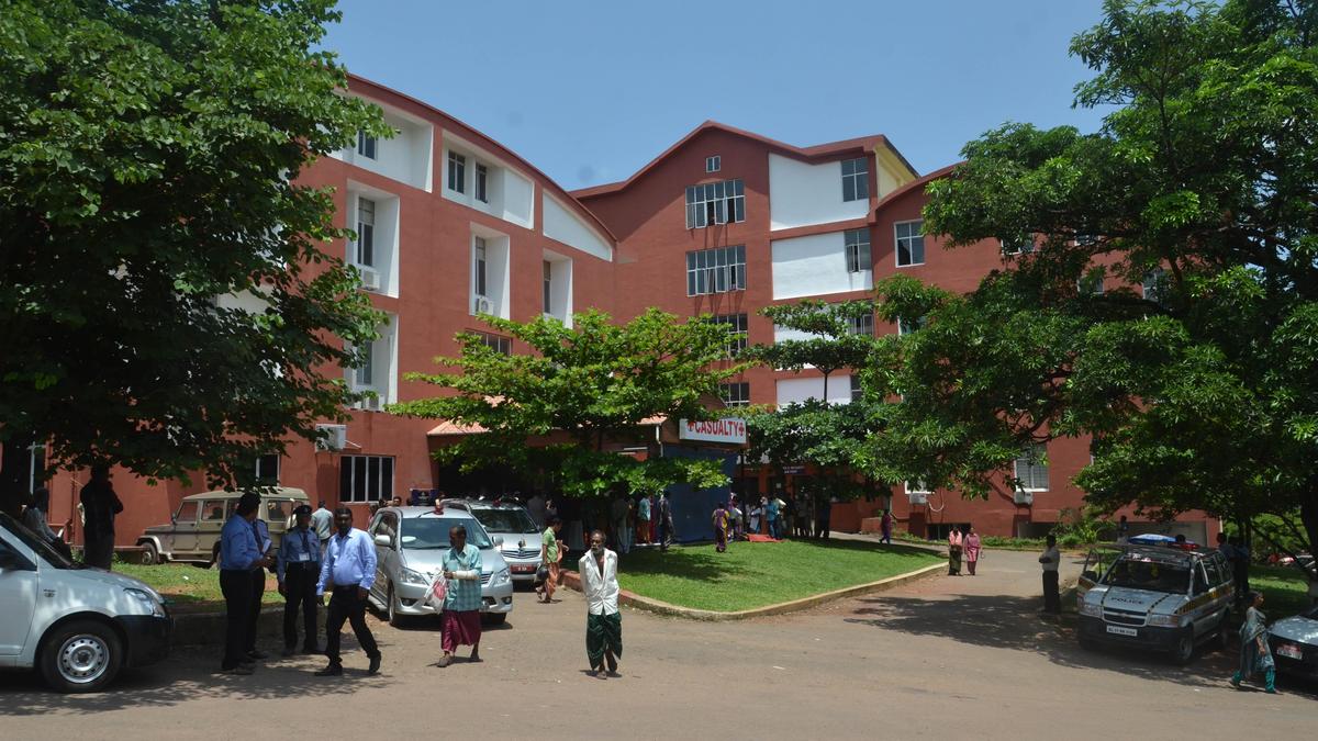 UDF, LDF in Kalamassery municipality spar over gaps in waste management at Ernakulam Govt. Medical College
