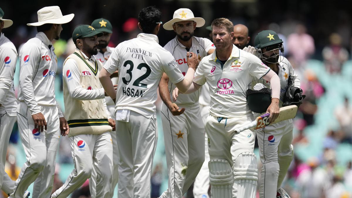 David Warner leads Australia to victory in his farewell test match, completing a 3-0 sweep over Pakistan