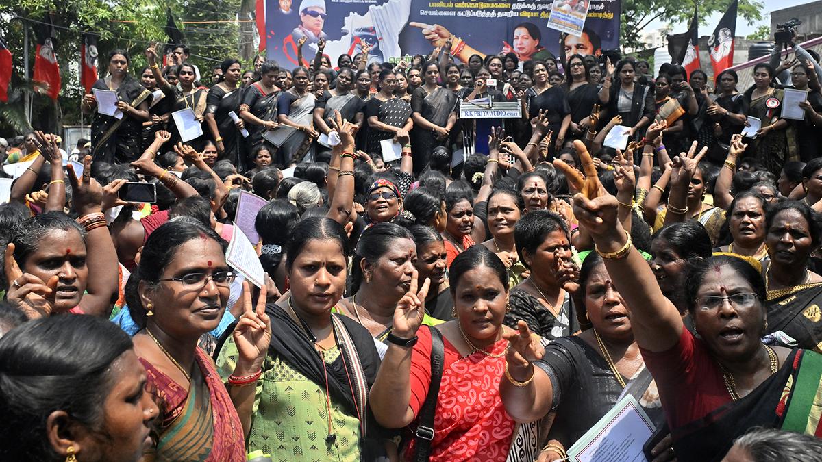 AIADMK&rsquo;s women workers stage demonstration in Chennai