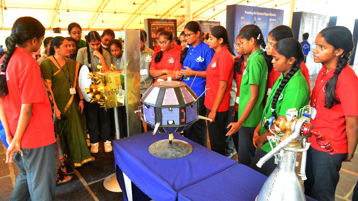Andhra Pradesh: ISRO’s expo enthralls students in Ongole