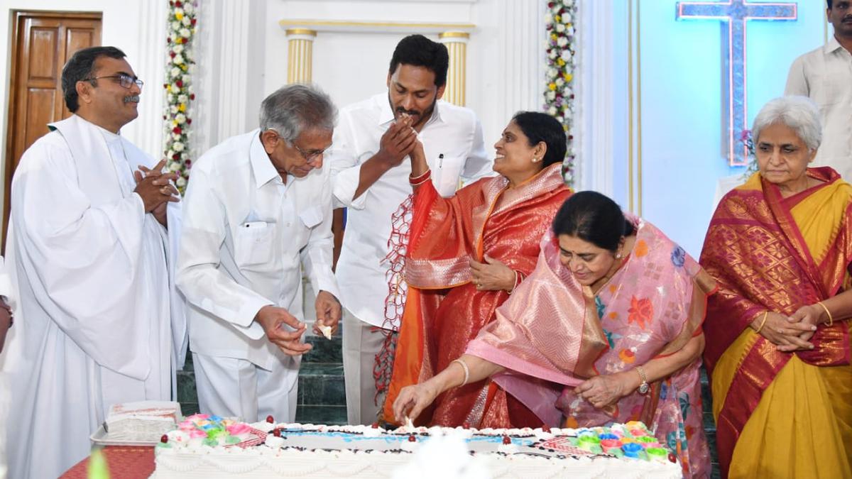 Jagan participates in Christmas celebrations at Pulivendula