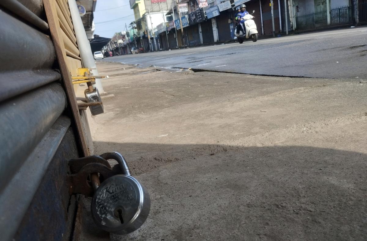 Valiyangadi in Kozhikode wears a deserted look on Wednesday during the general strike.