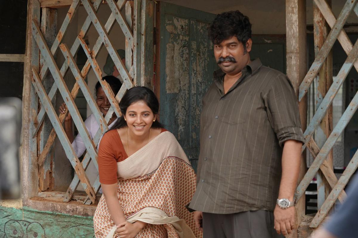 Joju George with Anjali in Eratta.  JoJu is one of the producers of the film along with director Martin Prakket.