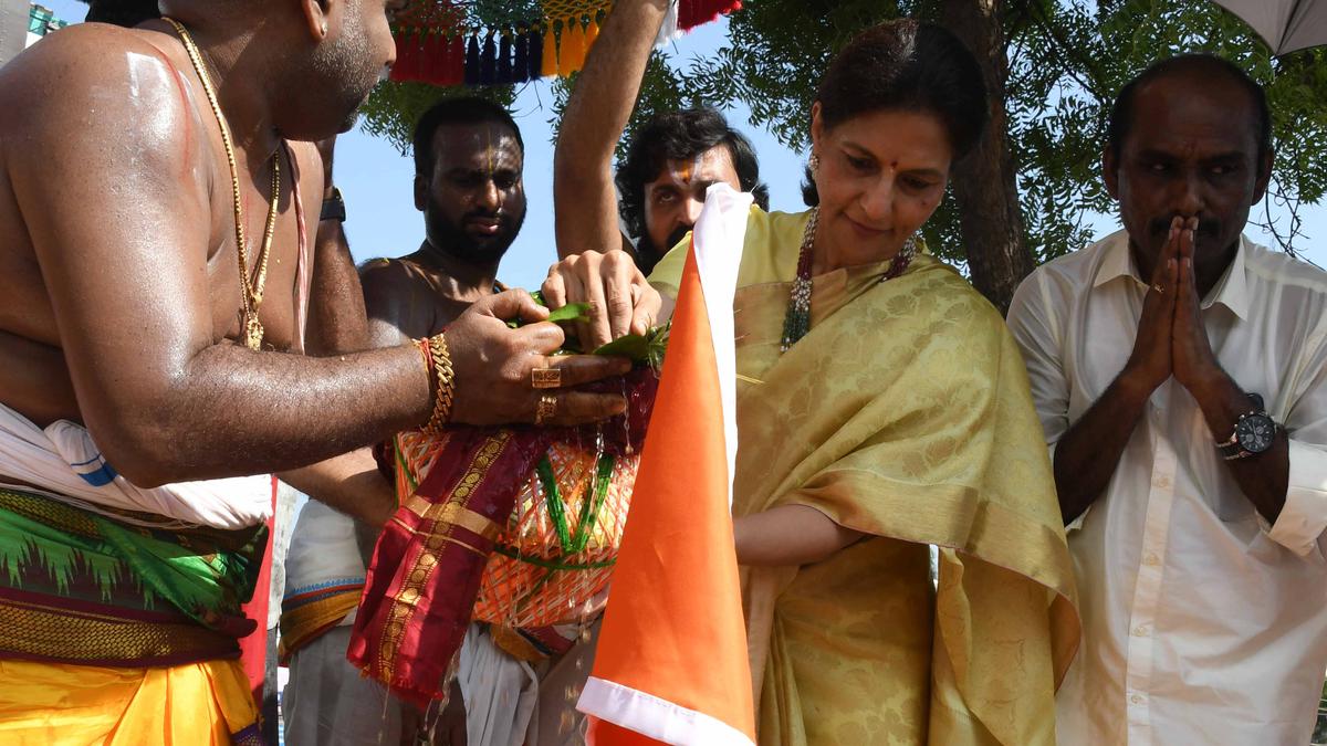 ‘Apollo Health Check On Wheels’ flagged off