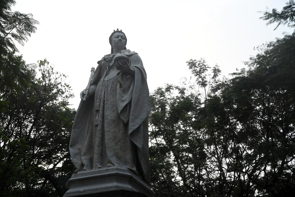 Statue of Queen Victoria Alexandrina at Cubbon Park.