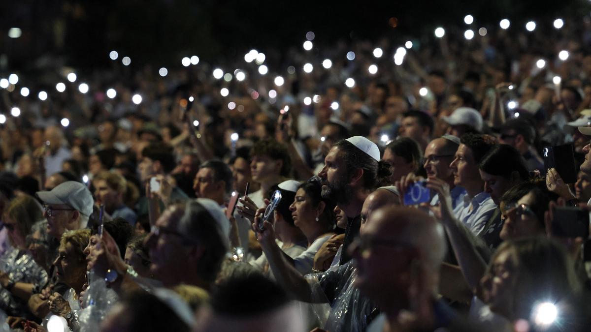 Bondi Beach shooting: New South Wales pushes tough gun laws, ‘terror symbols’ ban