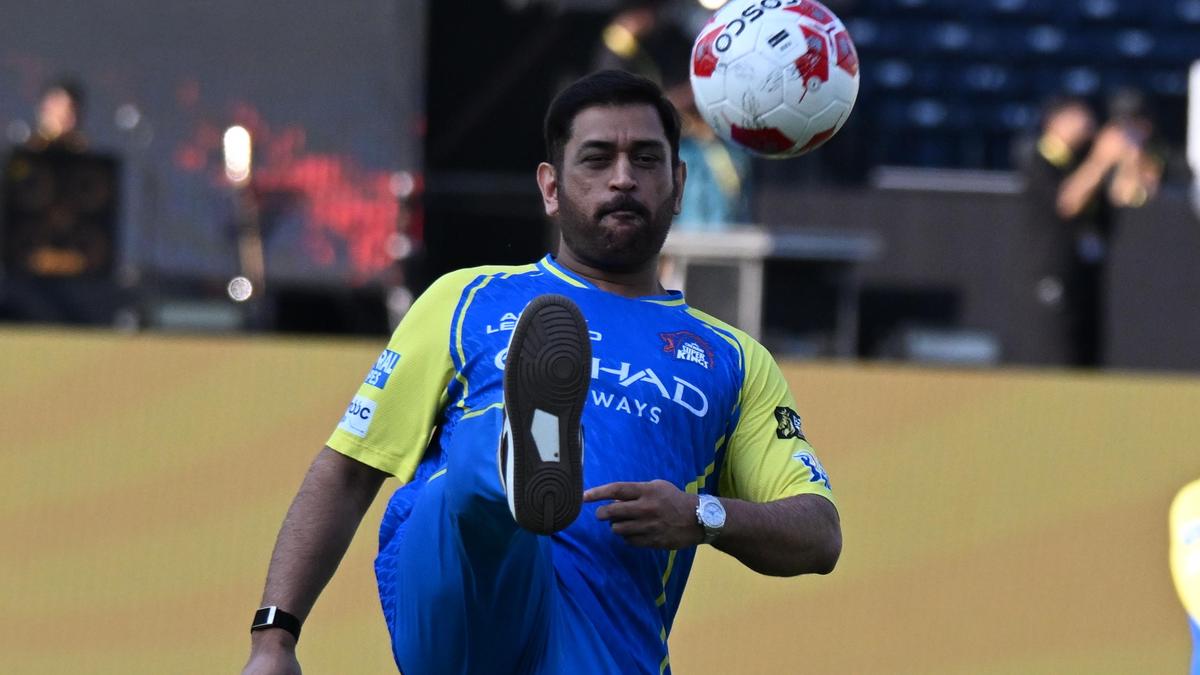 Age catches up with even the evergreen Dhoni