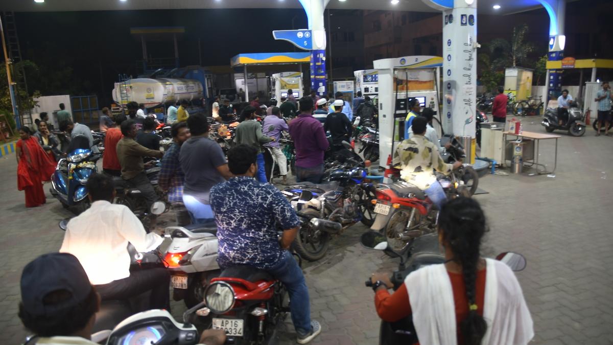 Long queues of vehicles seen at fuel stations amid truckers’ strike