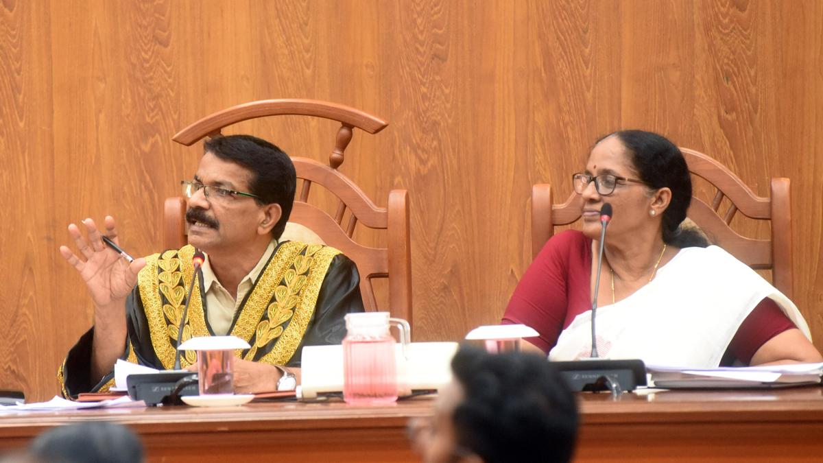 Govt. urged to order comprehensive probe into building collapse in Kozhikode