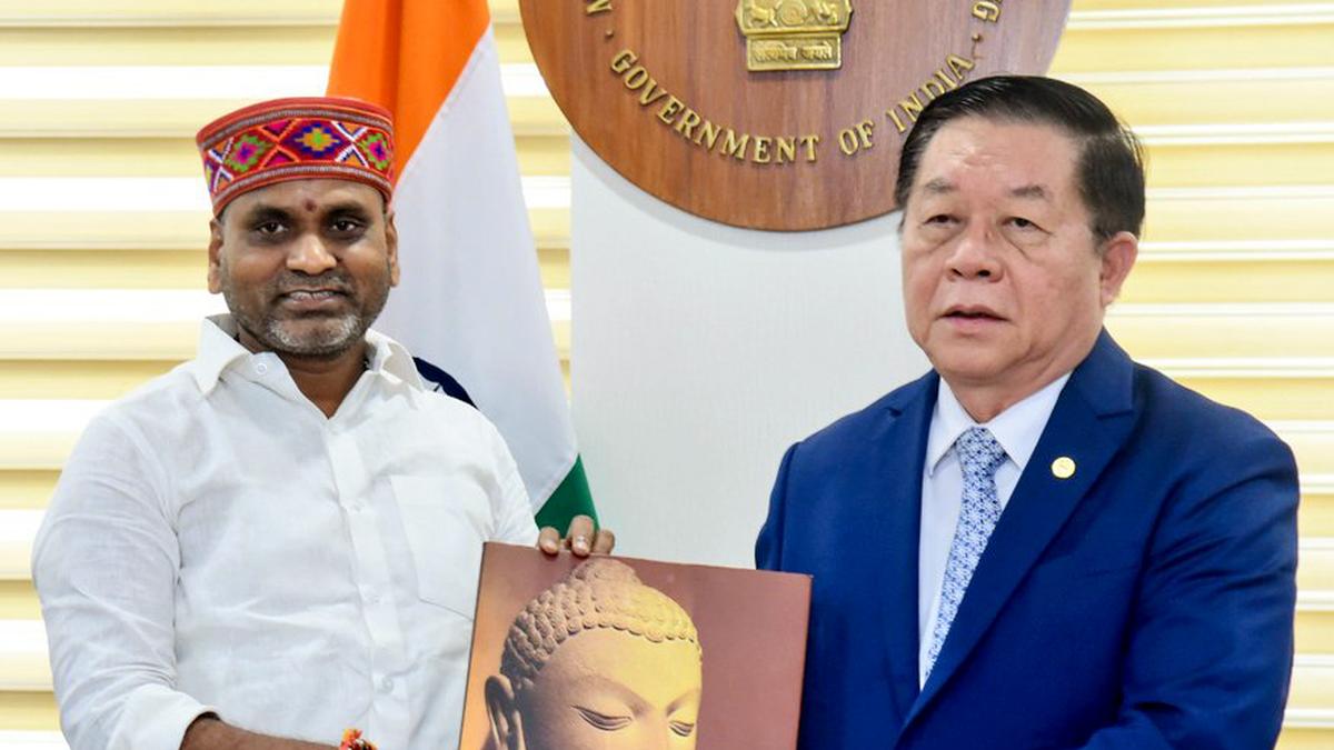 Minister of State L. Murugan meets Vietnamese delegation