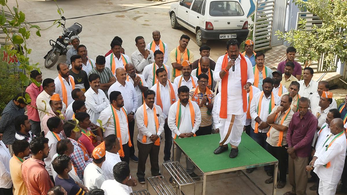 Local vs outsider tag set to haunt candidates in erstwhile Nizamabad district