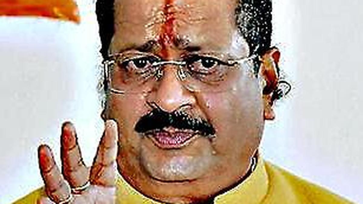 Yatnal trying to influence ECI SIR in his favour, claim Congress leaders
