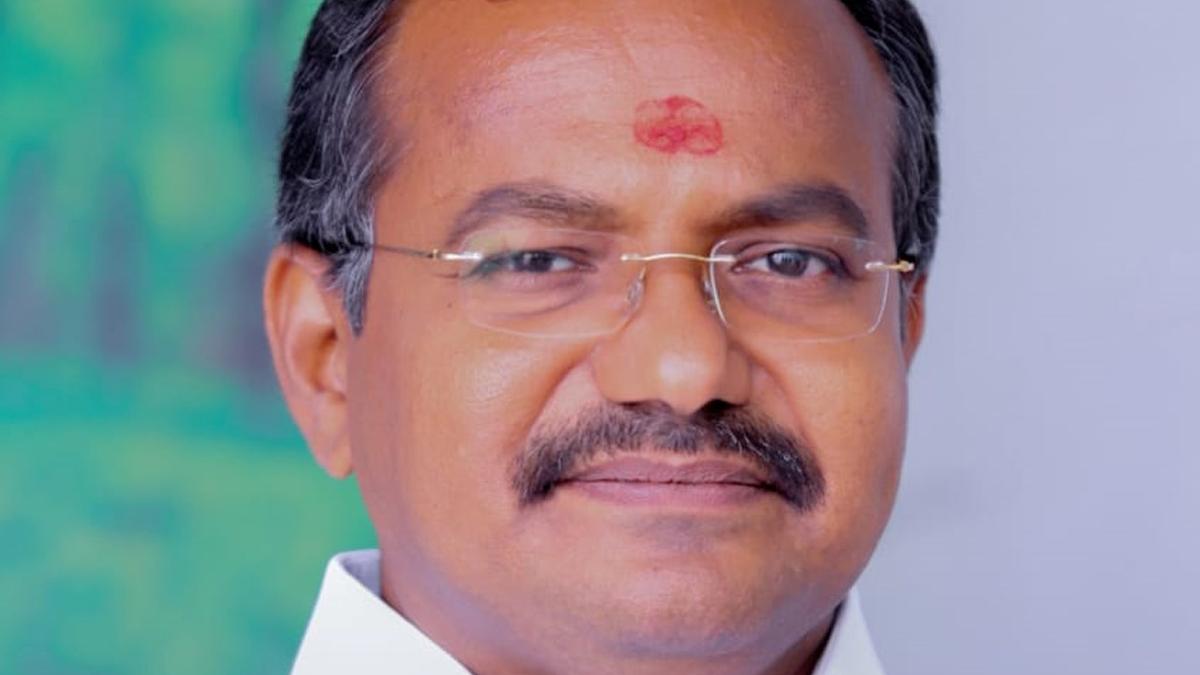 Video of Salem PMK MLA prostrating to apologize to students, goes viral