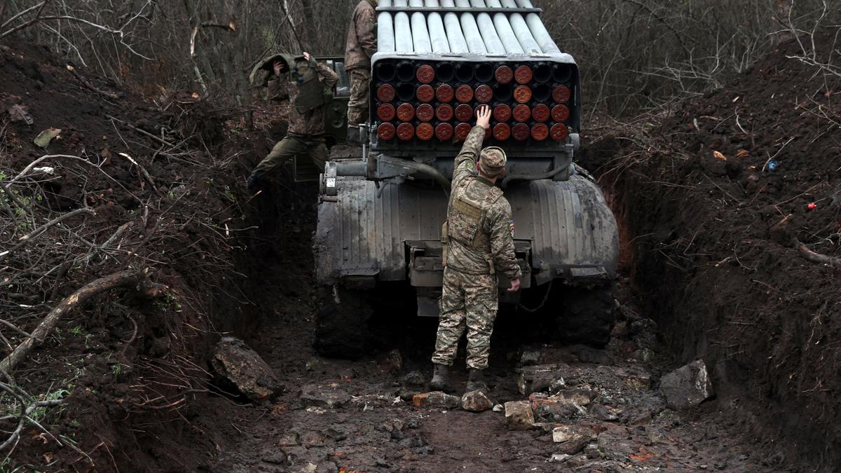 Ukraine on edge for more attacks, West eyes humanitarian aid