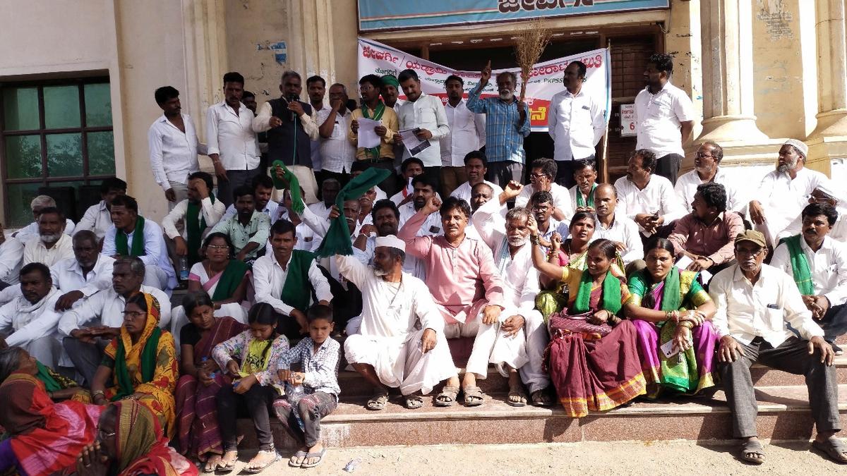 Implement Mallabad Lift Irrigation Project expeditiously, say farmers