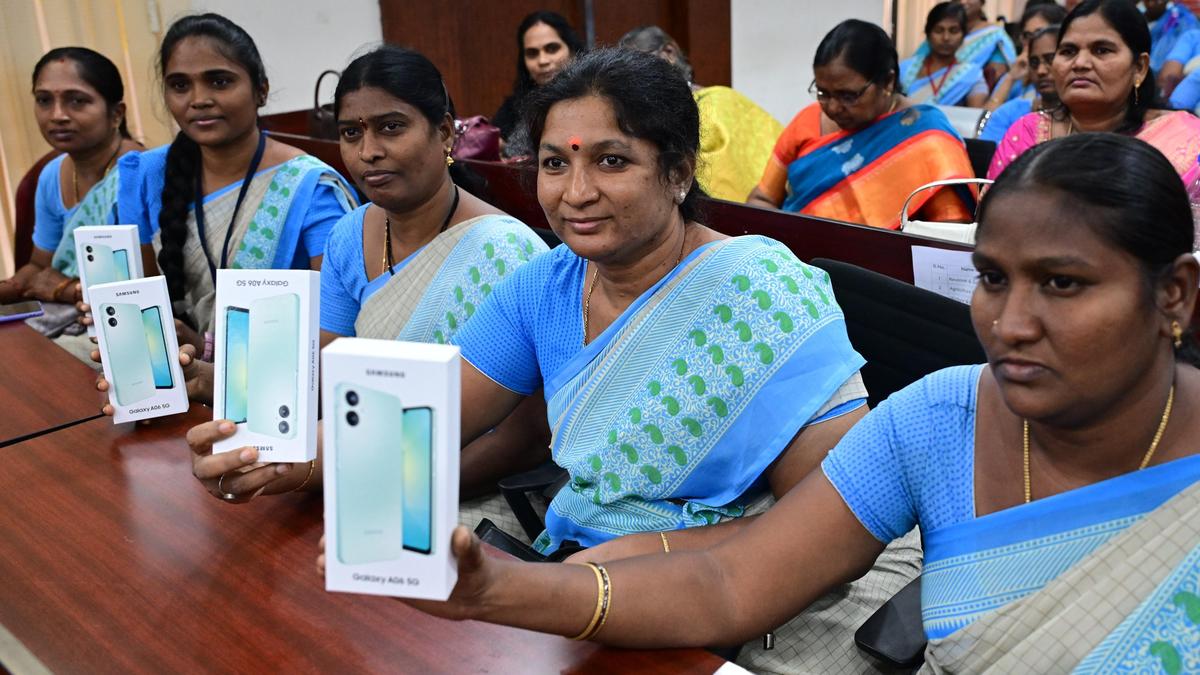 58,000 anganwadi staff given smartphones for better delivery of services