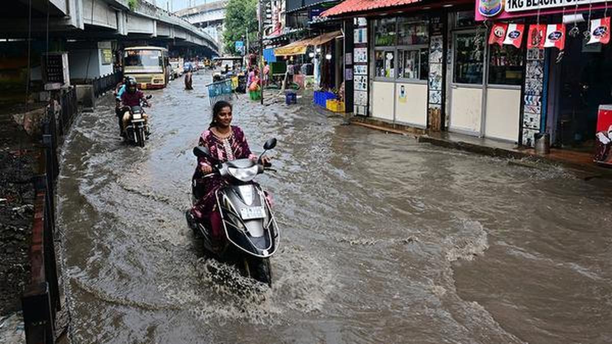 Monsoon rains LIVE: Red alert across several Kerala, Tamil Nadu districts today; holiday declared for schools, colleges