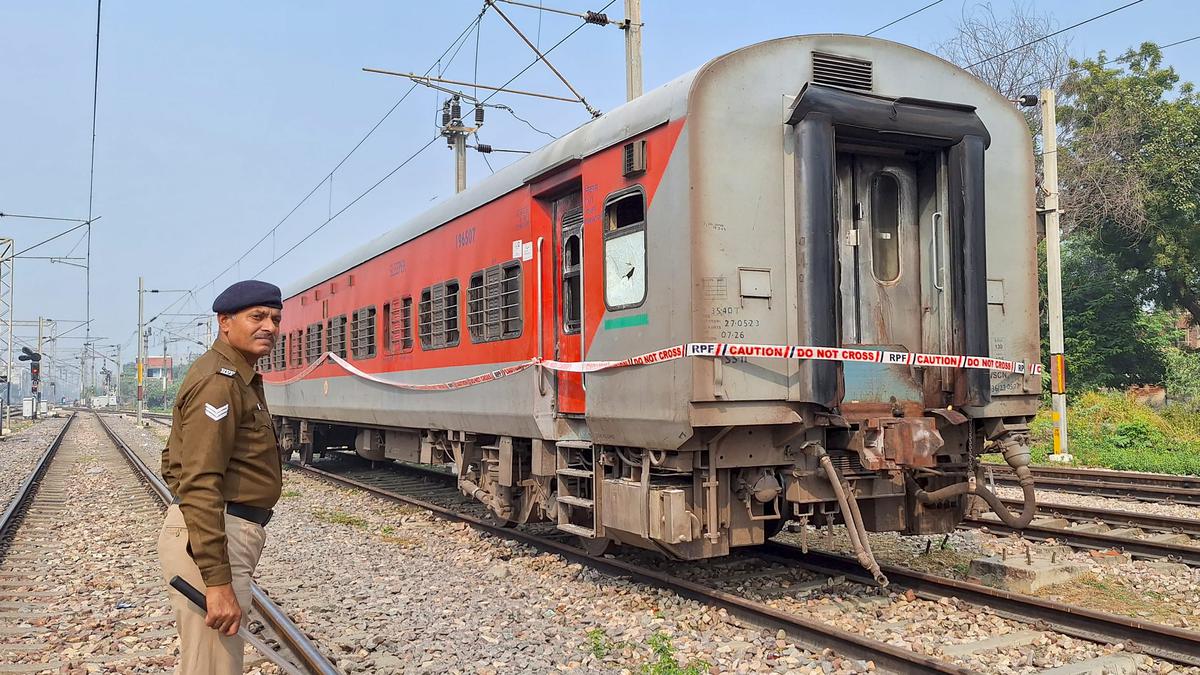 21 injured in passenger train fire in U.P.'s Etawah