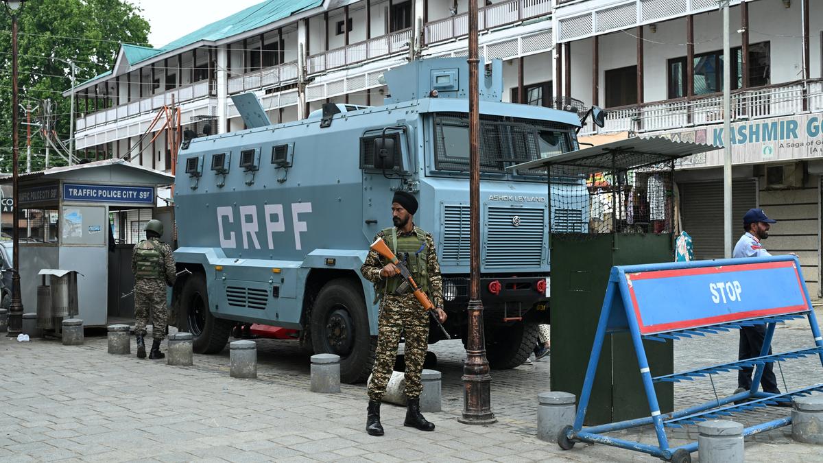 https://th-i.thgim.com/public/incoming/33otzf/article69543491.ece/alternates/LANDSCAPE_1200/12205_5_5_2025_16_4_3_3_03_PAHALGAM_TERROR_ATTACK_SGR_05_05_2025.JPG