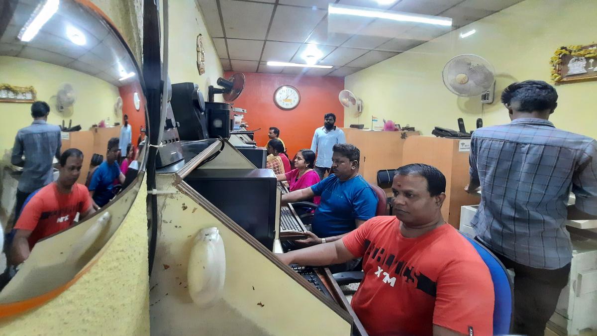 The age of Internet browsing centres is over. But, Chennai’s Net World disagrees