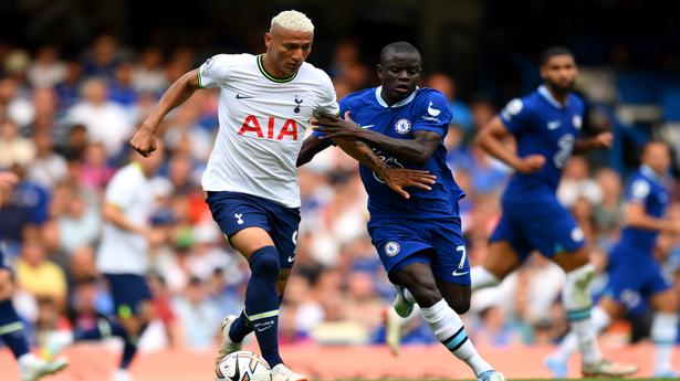 Chelsea’s Kante facing weeks out with muscle injury
