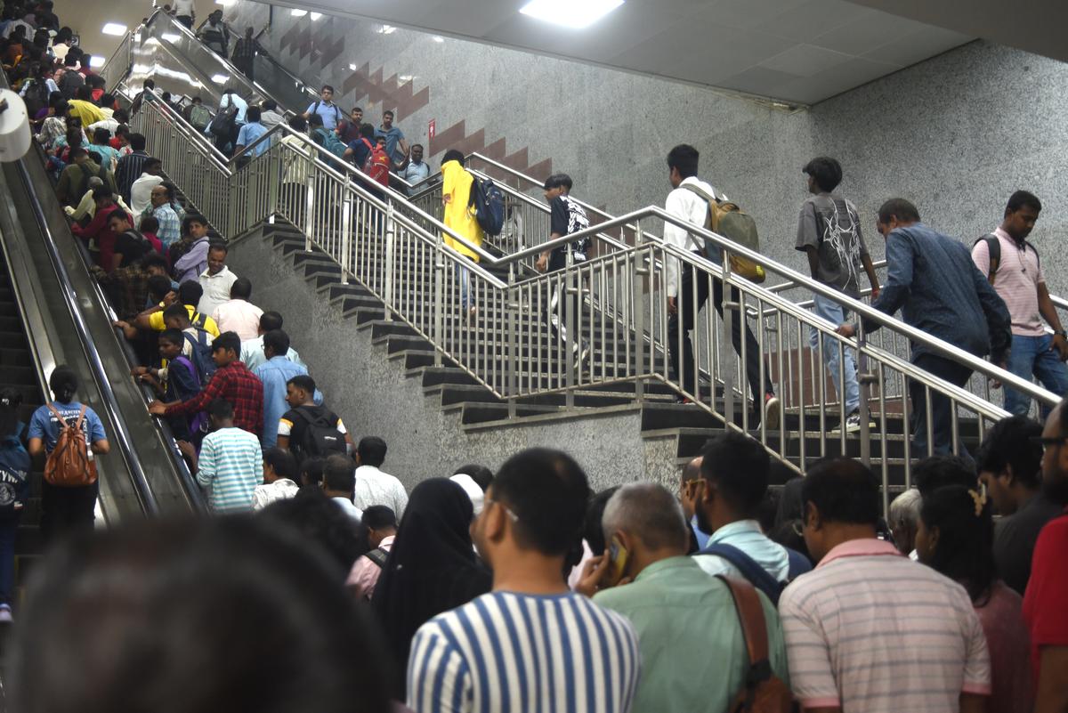 Surging footfall across multiple corridors of the Kolkata Metro has affected passenger experience since the inauguration of three different metro links.