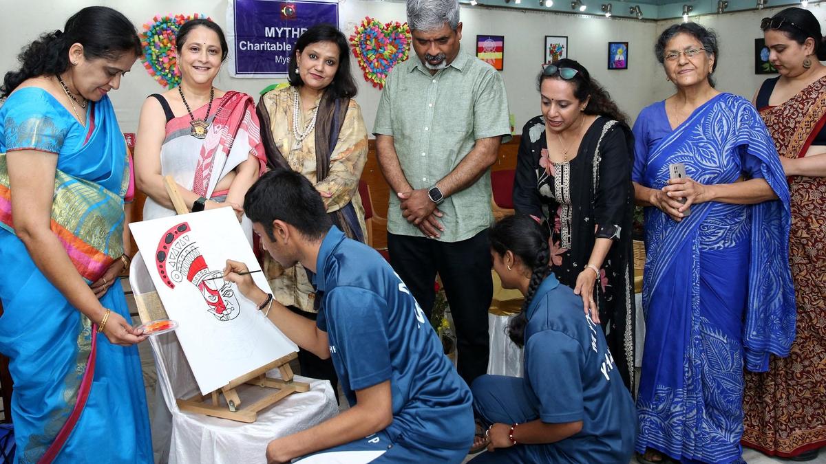 ‘Geetu Geechu’ art expo by Mythri students