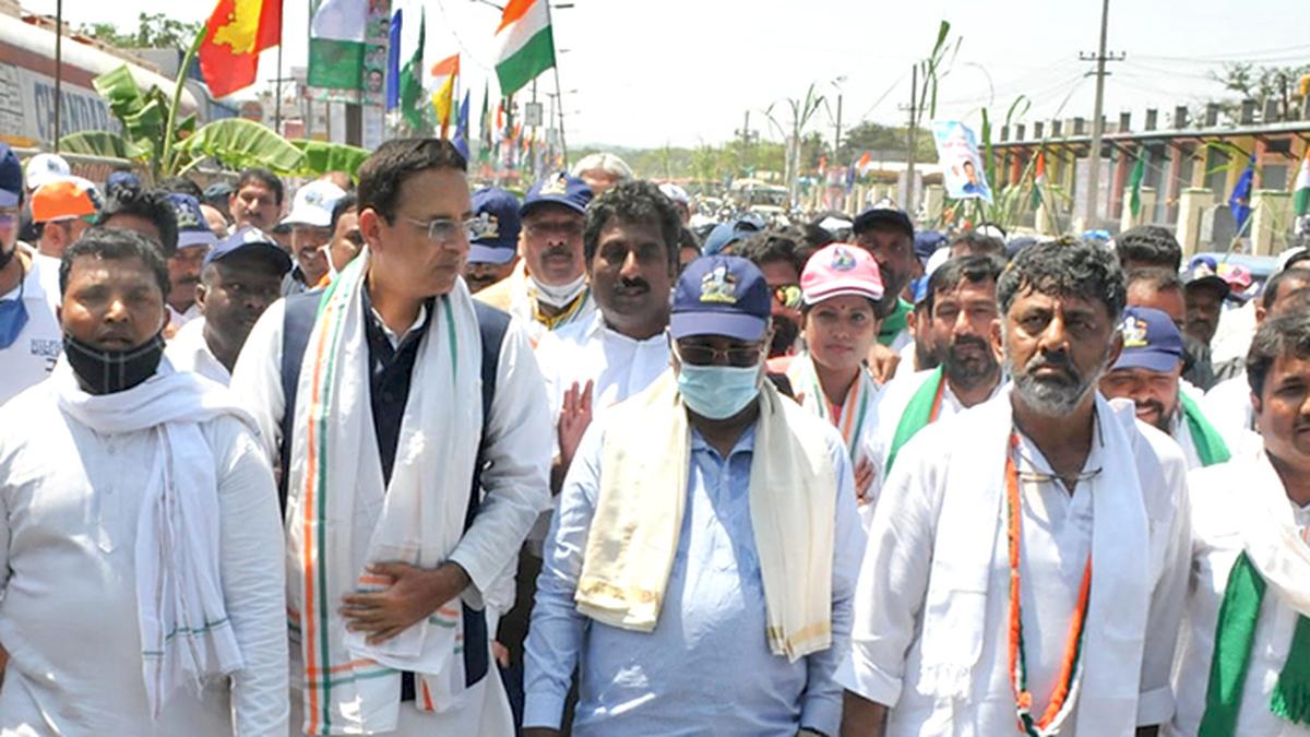 Karnataka Cabinet withdraws cases registered against Chief Minister, Deputy CM, and Congress leaders for violation of COVID-19 protocols