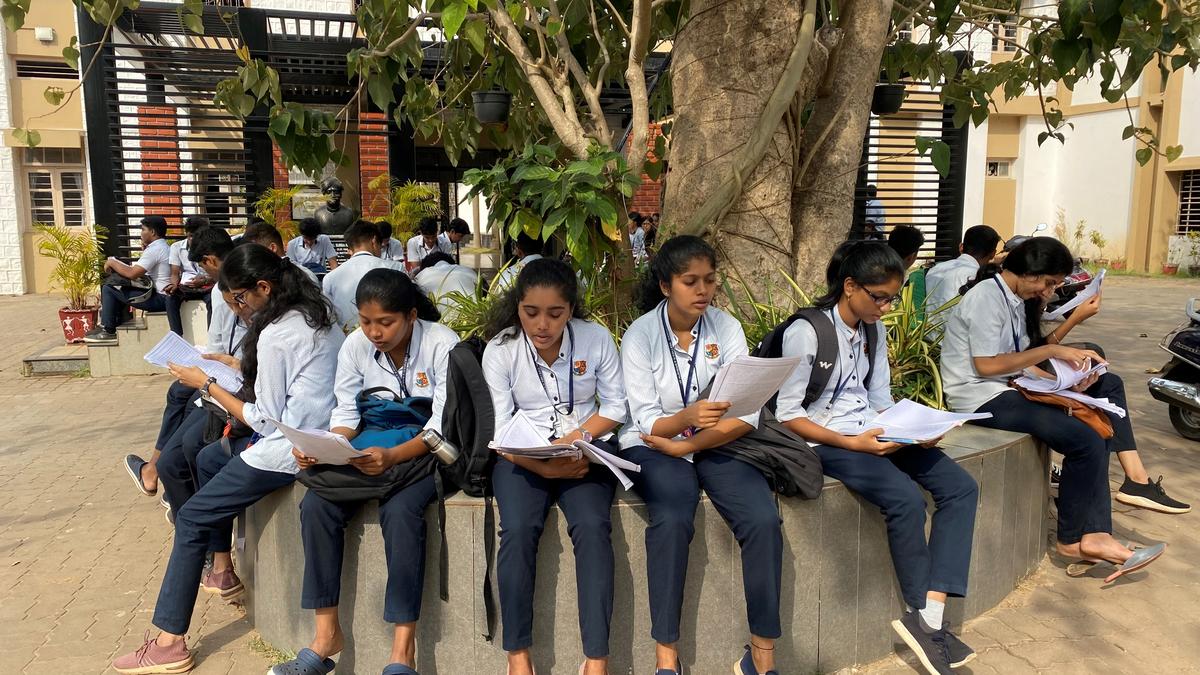 II PU examination: 28,000 students write Kannada paper in DK, Udupi