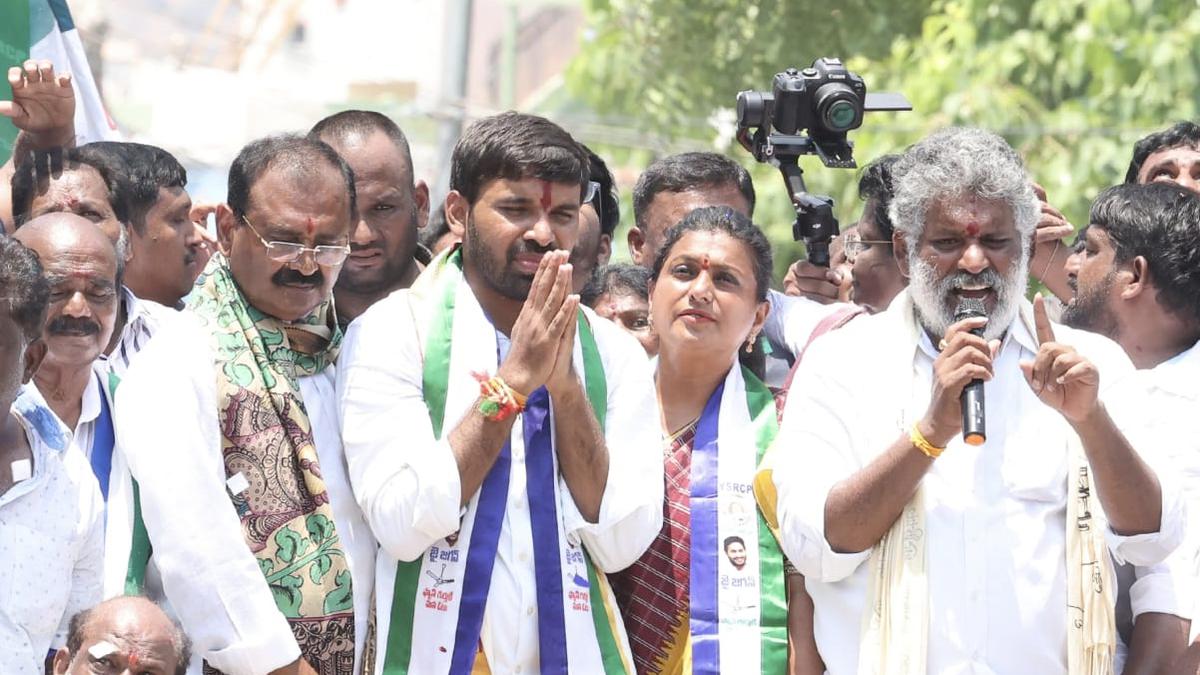 TDP, YSRCP cadres pelt stones at each other during nominations
