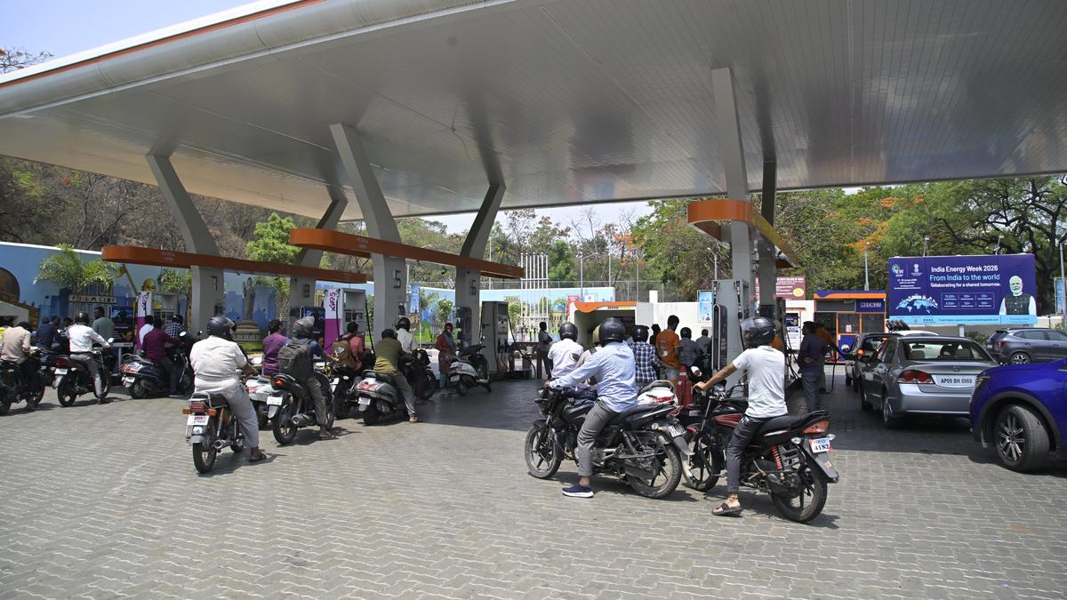 India's Petrol and Diesel Prices Hike: Government Raises Fossil Fuels Costs by ₹3 Across All Variants