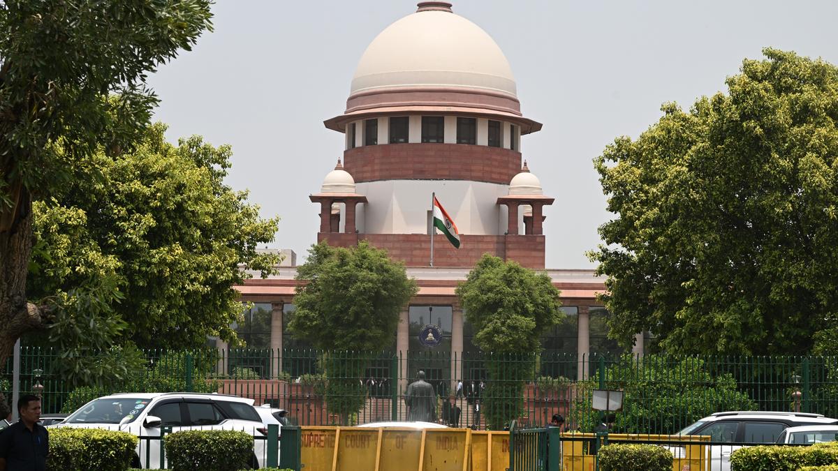 https://th-i.thgim.com/public/incoming/37srec/article69579549.ece/alternates/LANDSCAPE_1200/WAQF%20BOARD%20SUPREME%20COURT%20%20DELHI%202025_15_05_20.jpg