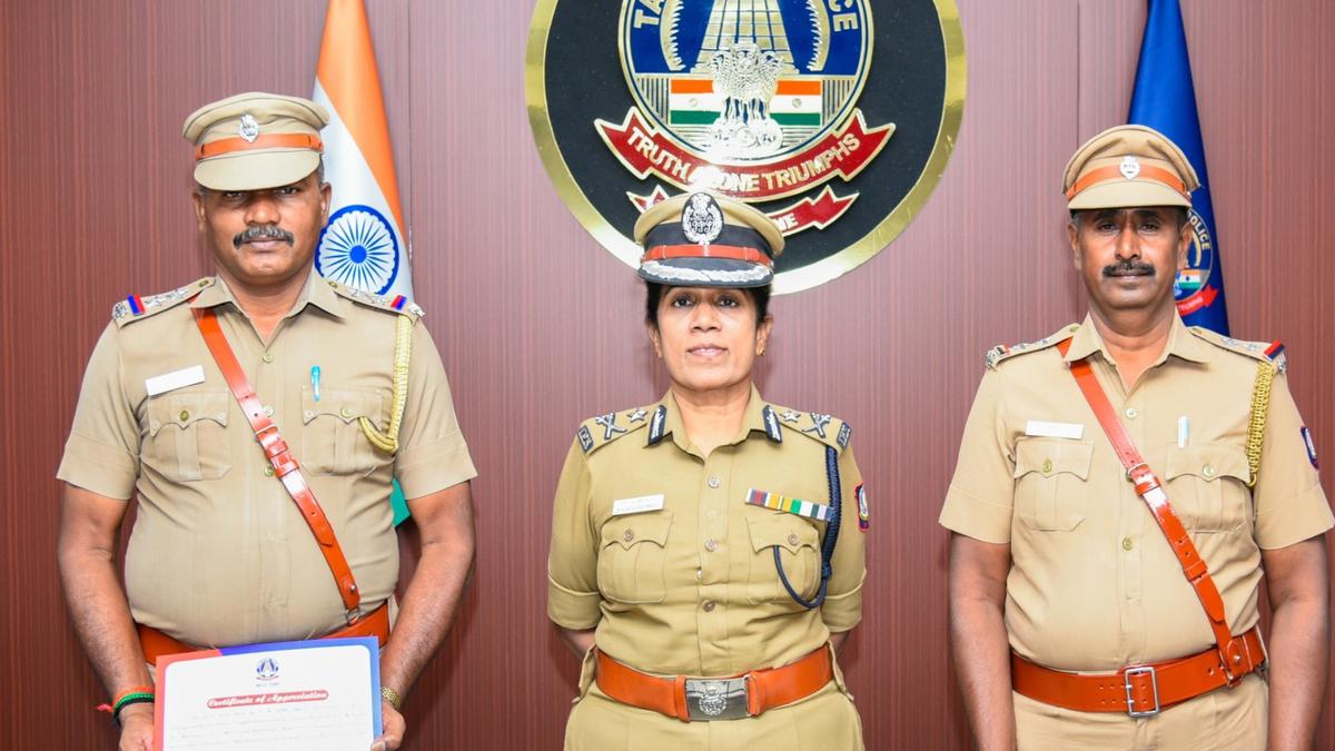 IG felicitates SSIs for providing CPR to ailing man in Tiruppur