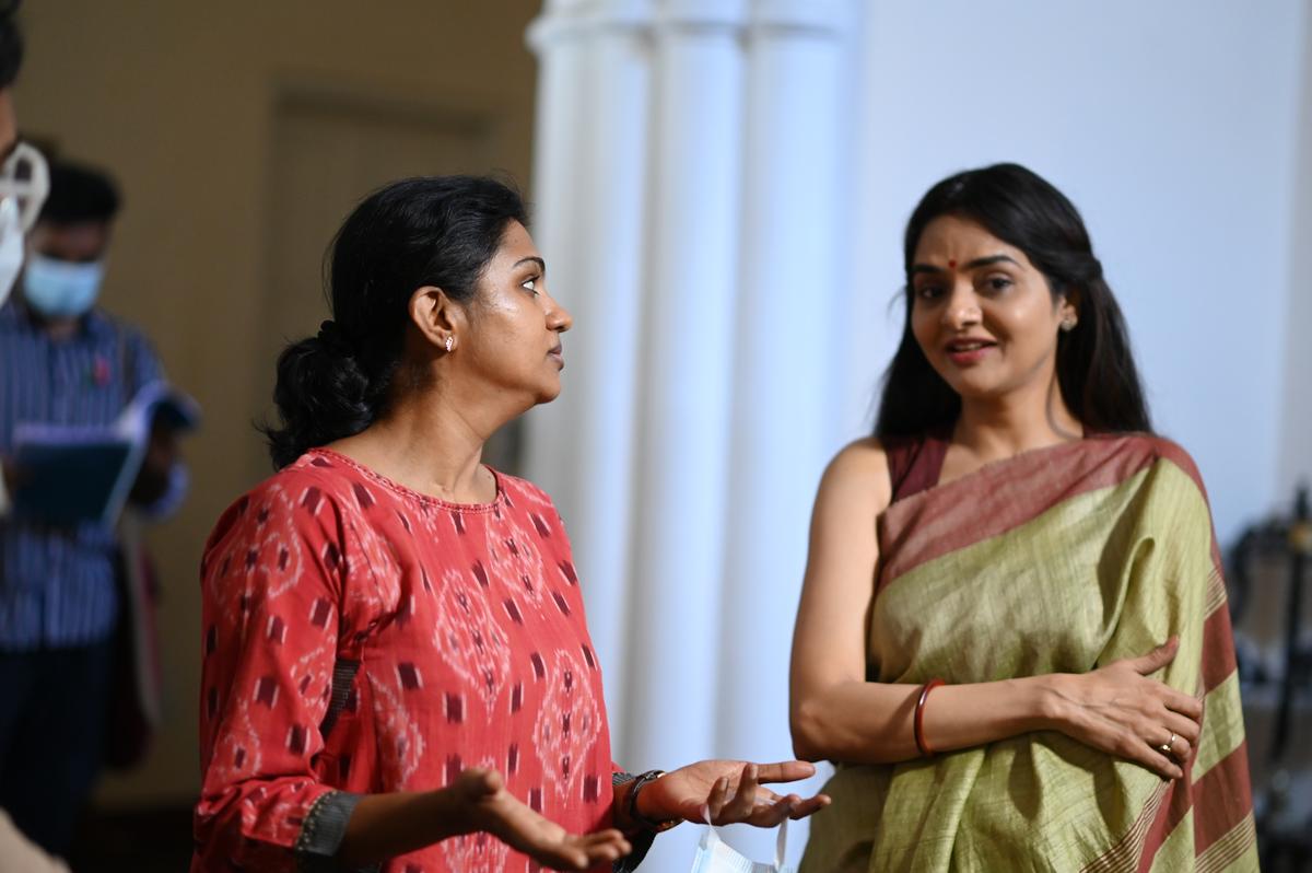 Aswathy Nair and Madhoo during the shoot of ‘Vilpana’,  one of the stories in the anthology ‘Manorathangal’