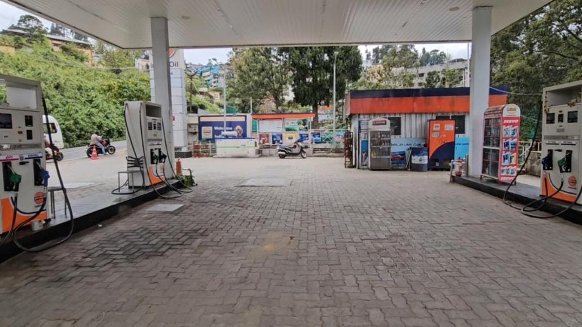 Petrol bunks in Kodaikanal go dry; tourist vehicles stranded for long hours