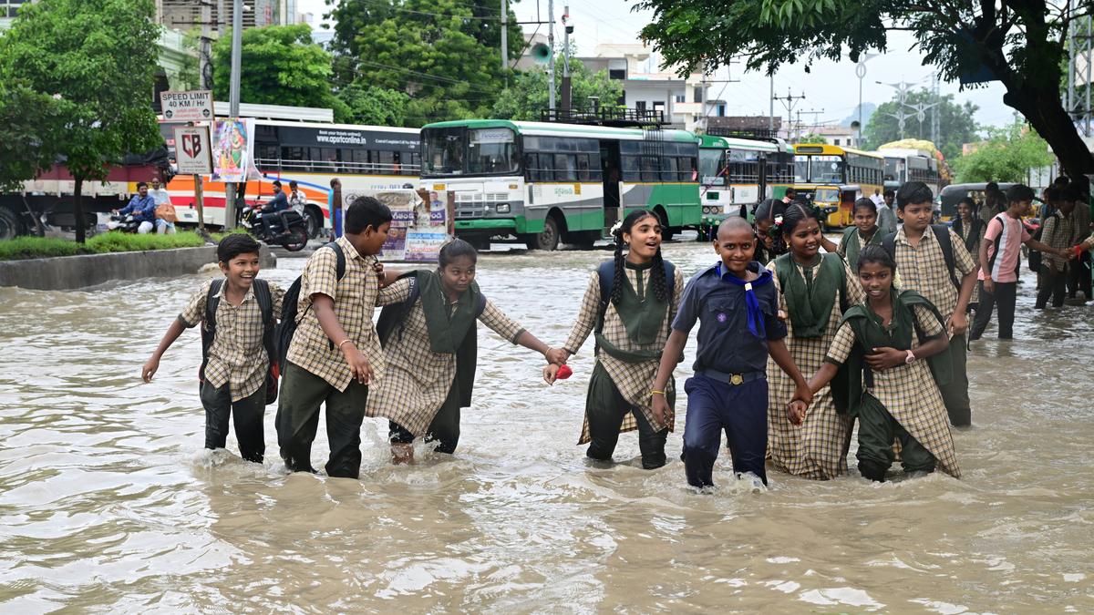 Two feared drowned in Krishna river in Guntur district; search operation on