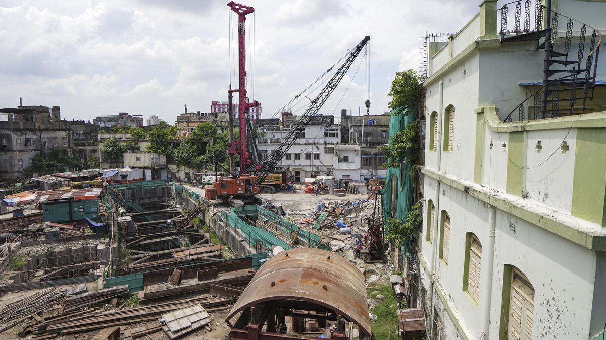 Water seeps into metro tunnel in Kolkata after drilling work; residential buildings develop cracks