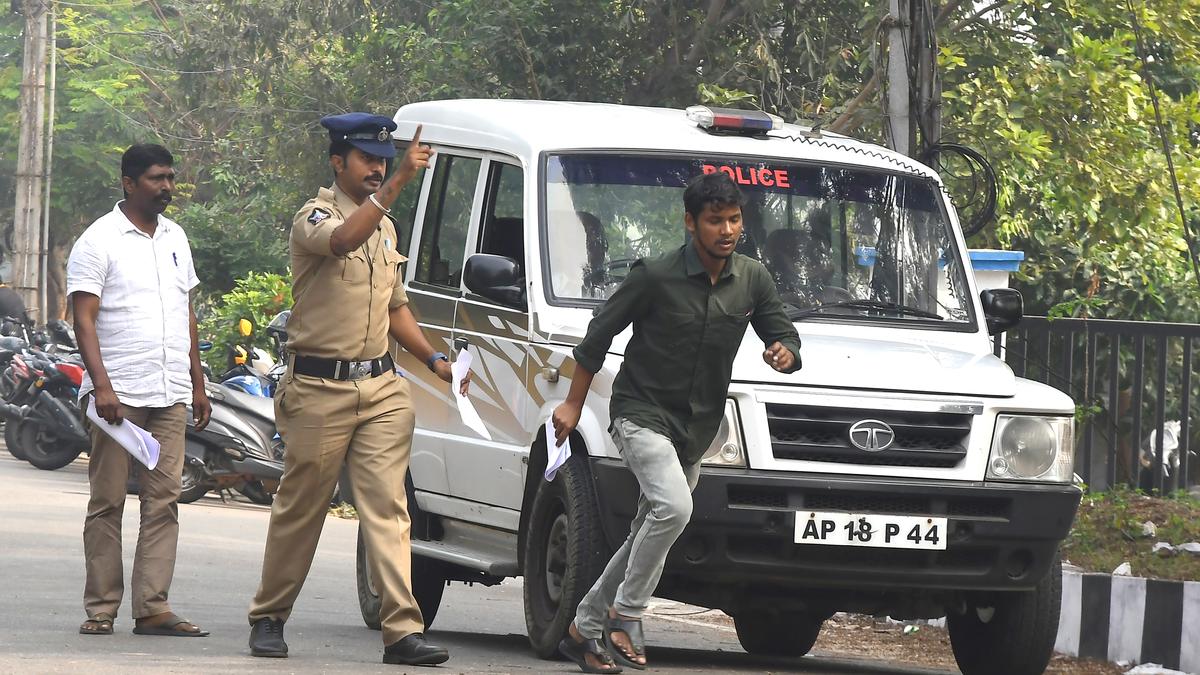 Andhra Pradesh: Visakhapatnam and Anakapalli districts see over 91% attendance for police constable written examination