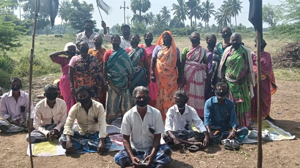 Protest by Vengaivayal residents enters third day