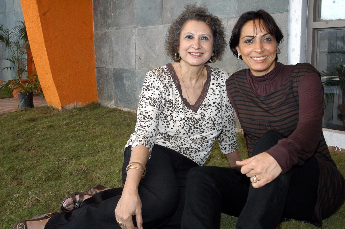 Former Miss India and fashion journalist Meher Castelino (left) and designer Krishna Mehta in Hyderabad in 2007.