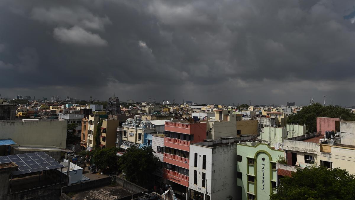 Kerala: IMD Issues Yellow Alert for Heavy Rain in Five Districts | Quick Digest