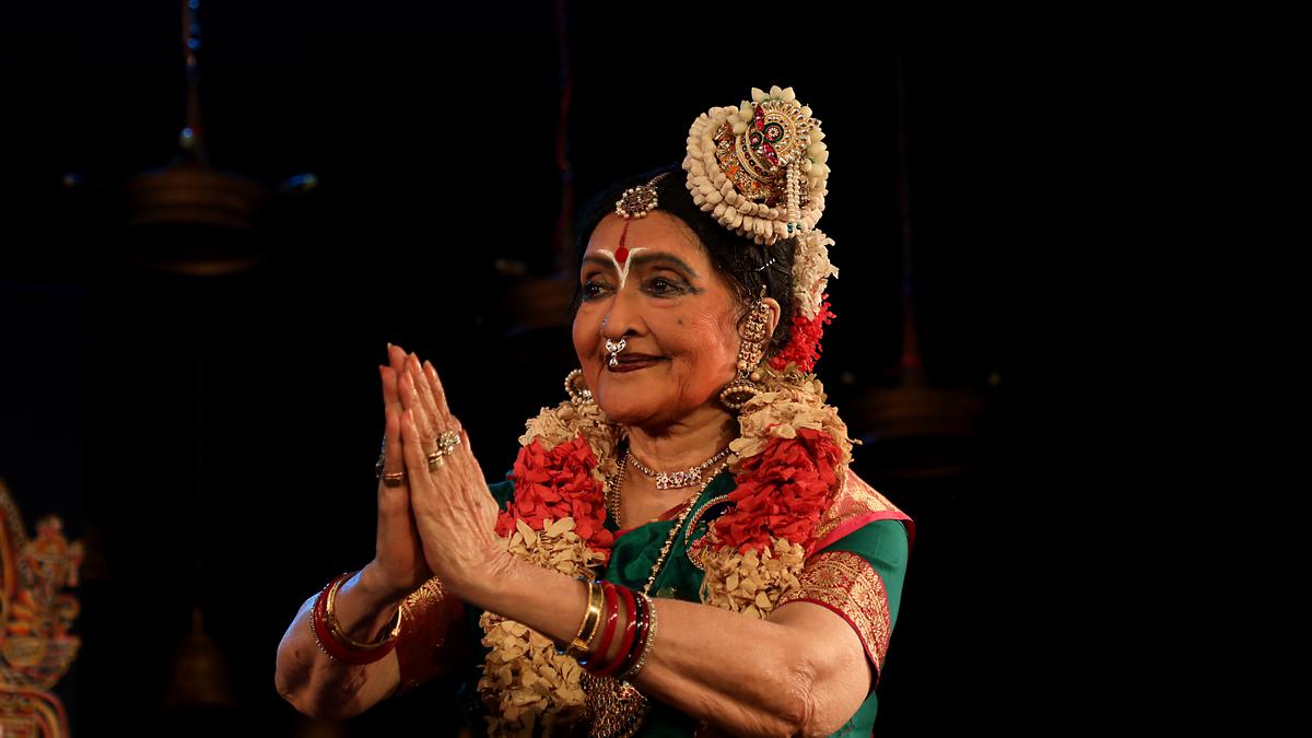 Is a Loved One Having Their Bharatanatyam Arangetram? Here are 10 Gift  Ideas to Make This Debut Even More Special (2019)