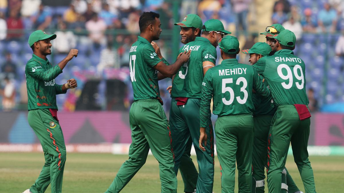 BAN vs SL | Bangladesh opt to field, AQI near venue close to 400