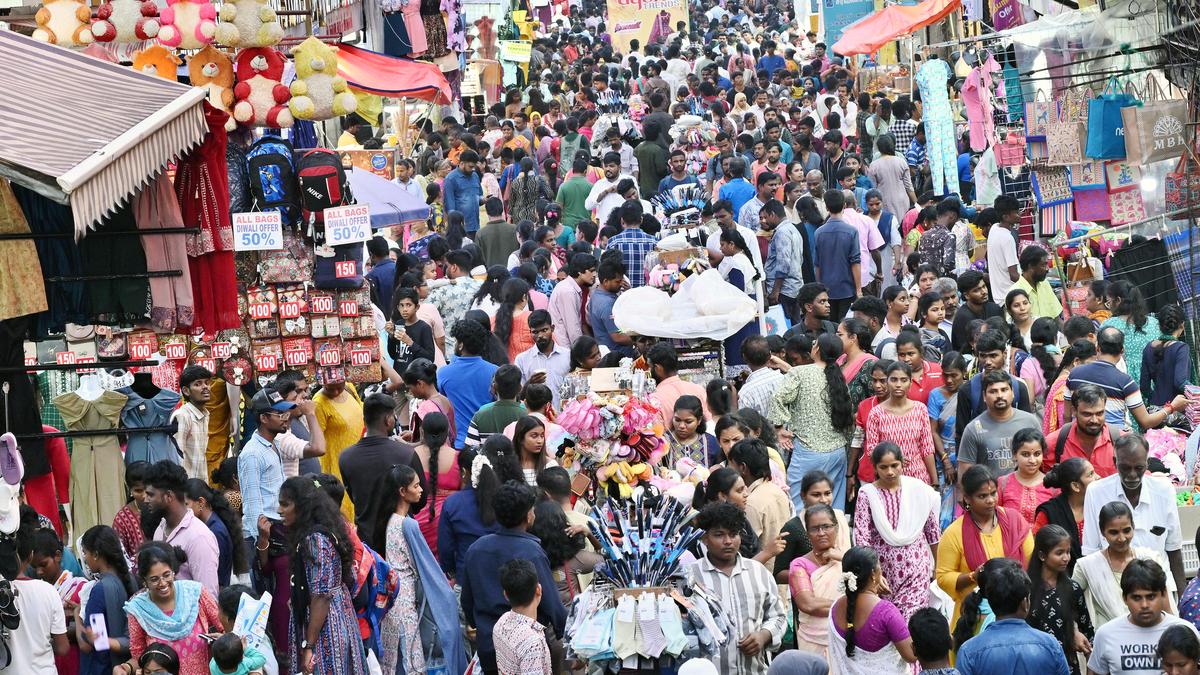 https://th-i.thgim.com/public/incoming/3evend/article69799816.ece/alternates/LANDSCAPE_1200/Diwali%205.jpg