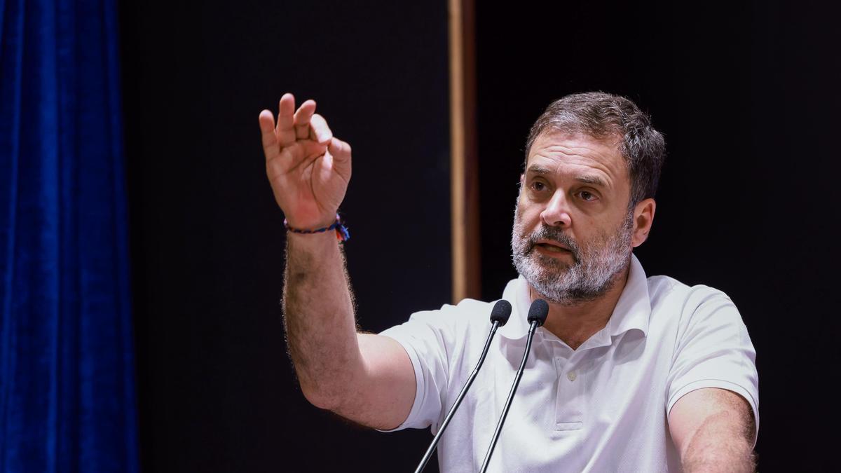 Andaman's tribal delegation meets Rahul Gandhi, raises concern over Great Nicobar project