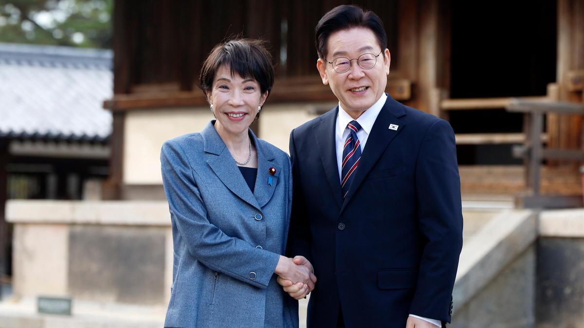 https://th-i.thgim.com/public/incoming/3fjyy2/article70997003.ece/alternates/LANDSCAPE_1200/South_Korea_Japan_53515.jpg