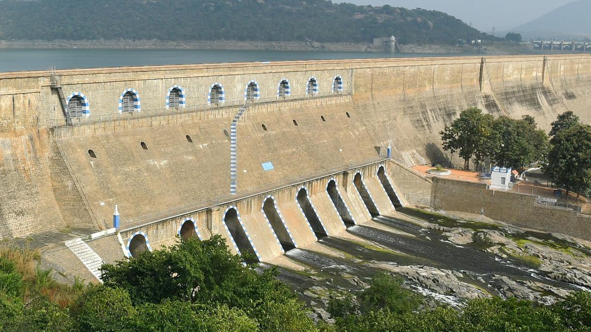 Water level in Mettur Dam stands at 90.42 feet