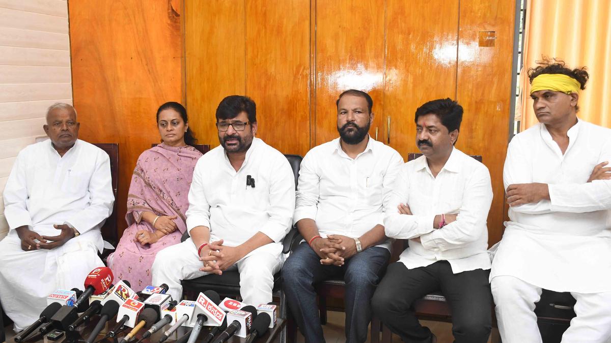 Congress MLA Vinay Kulkarni to surrender before court on Friday